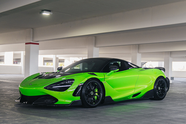 Фото дисков Brixton Forged PF10 Черный глянец на McLaren 720S