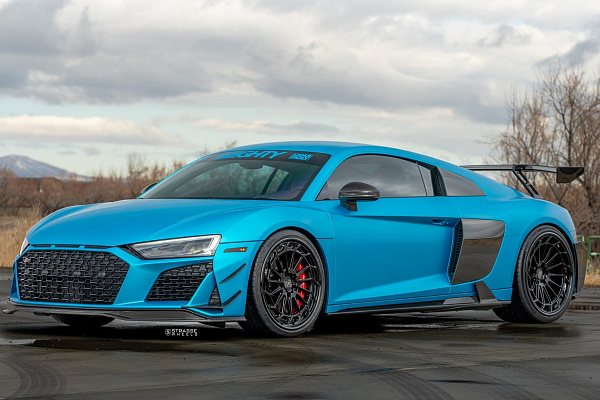 Фото дисков Strasse Wheels SV15FF Deep Concave FS Черный глянец на Audi R8 (4S)
