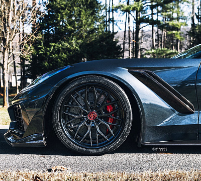 Фото дисков Strasse Wheels SV10M Deep Concave FS на Chevrolet Corvette C7