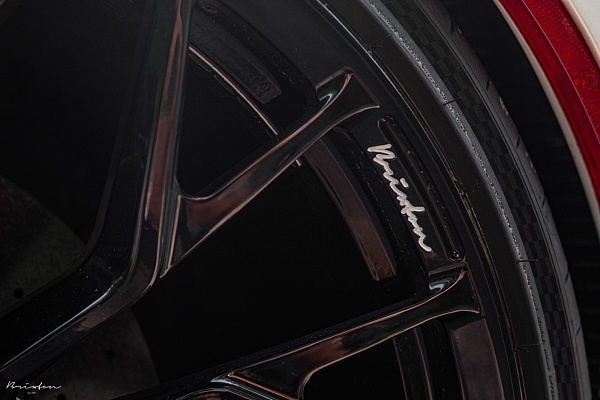 Фото дисков Brixton Forged PF10 Черный глянец на Ferrari F8