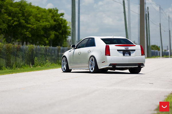 Фото дисков Vossen VFS-5 Серебро на Cadillac CTS II