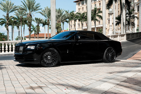 Фото дисков Anrky RF-140 Черный глянец на Rolls-Royce Wraith