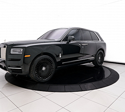 Фото дисков Giovanna Tulum на Rolls-Royce Cullinan