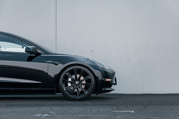 Фото дисков Asanti CORONA TRUCK Черный глянец на Tesla Model 3