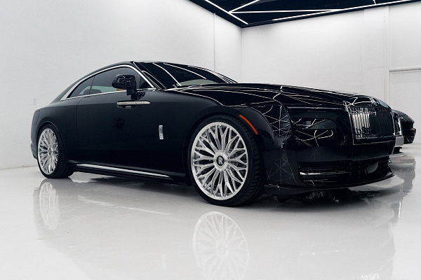 Фото дисков 1886 Wheels G015 Глянцевый лак на Rolls-Royce Spectre