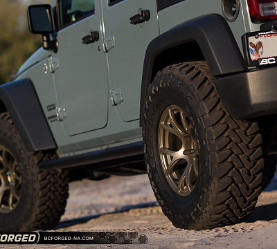 Фото дисков BC Forged RZ05 на Jeep Wrangler III (JK)