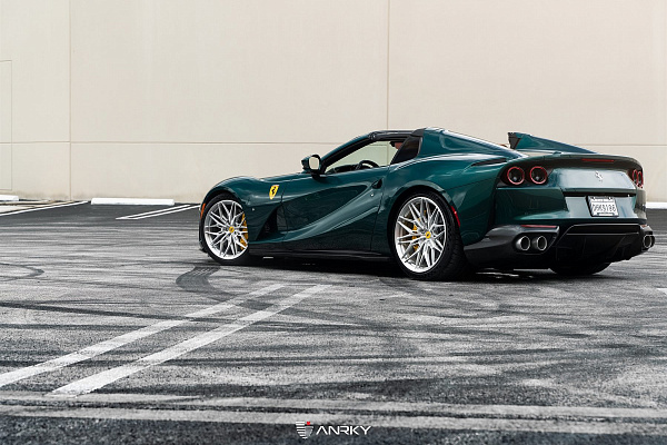 Фото дисков Anrky S1-X1 Глянцевый лак на Ferrari 812