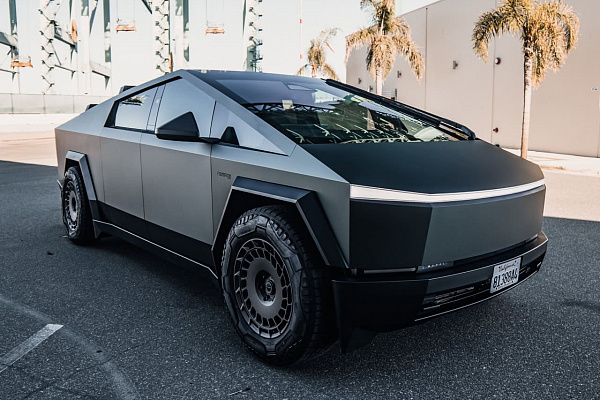 Фото дисков Brixton Forged TR09 AERO1 Другой цвет на Tesla Cybertruck