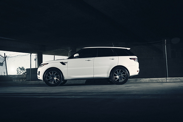 Фото дисков Rotiform OZT Глянцевый лак на Land Rover Range Rover Sport II