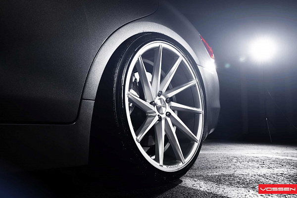 Фото дисков Vossen CVT Серебро на Infiniti Q50