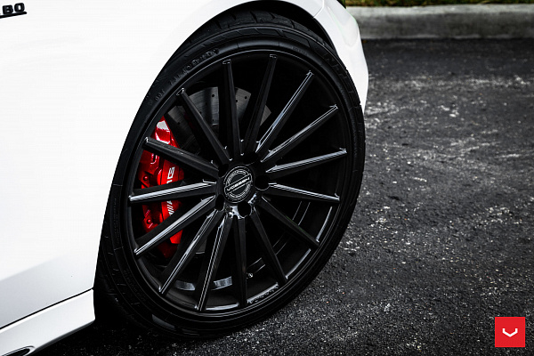 Фото дисков Vossen VFS-2 Черный глянец на Mercedes-Benz C-Class (W205)