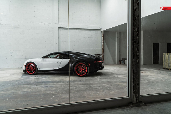 Фото дисков Anrky AN13 Красный сатин на Bugatti Chiron