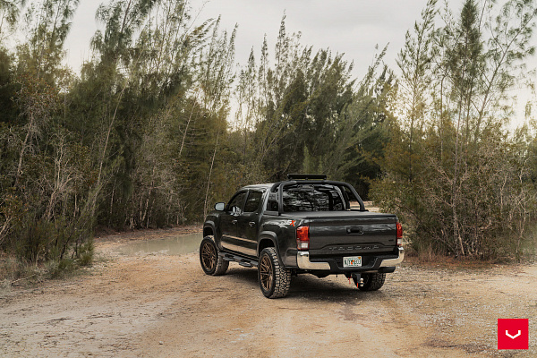 Фото дисков Vossen HF6-5 Сатиновая бронза на Toyota Tacoma III