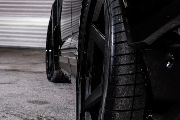 Фото дисков Anrky RS5.3 Черный сатин на Lamborghini Urus