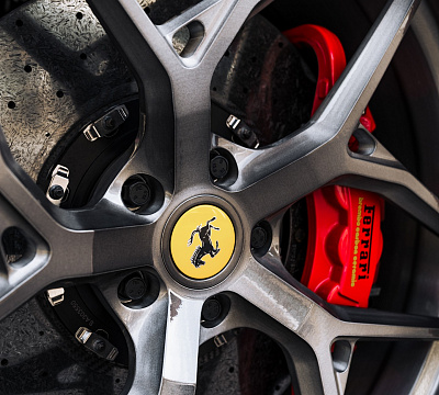 Фото дисков Brixton Forged PF5 на Ferrari 812