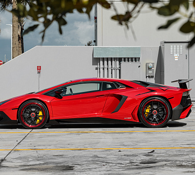 Фото дисков Strasse Wheels SM5R Deep Concave FS на Lamborghini Aventador