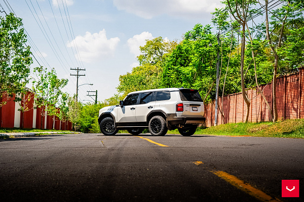 Фото дисков Vossen HFX-1 (6-Lug) Черный глянец на Toyota Land Cruiser Prado 250