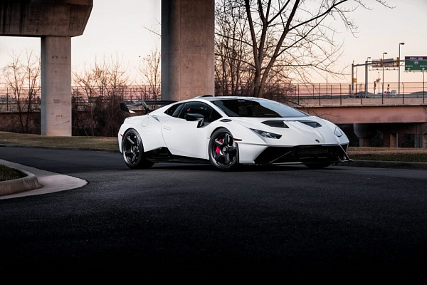 Фото дисков Brixton Forged TR05 Черный сатин на Lamborghini Huracan