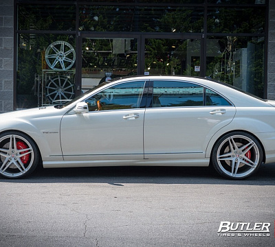 Фото дисков HRE P107 на Mercedes-Benz S-Class (W221)