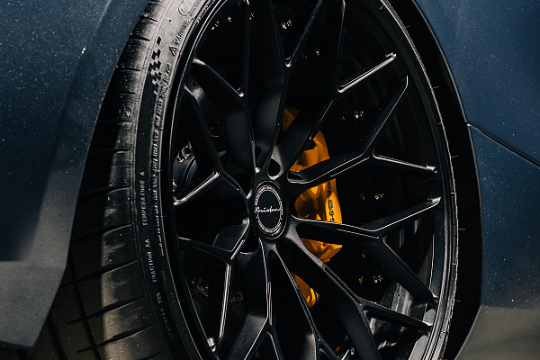 Фото дисков Brixton Forged CM6-R Черный сатин на McLaren 720S