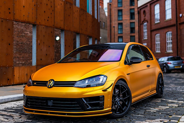 Фото дисков Bola FLE Черный глянец на Volkswagen Golf VII