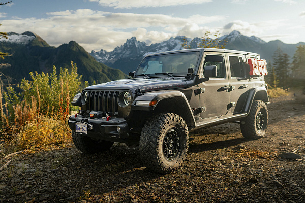 Фото дисков Black Rhino FUJI Черный сатин на Jeep Wrangler IV (JL)