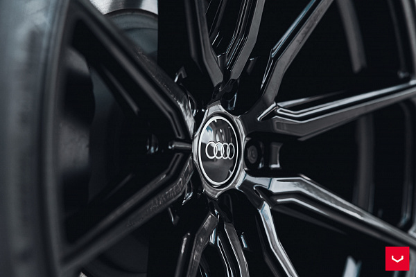 Фото дисков Vossen HF-3 Черный глянец на Audi E-tron GT