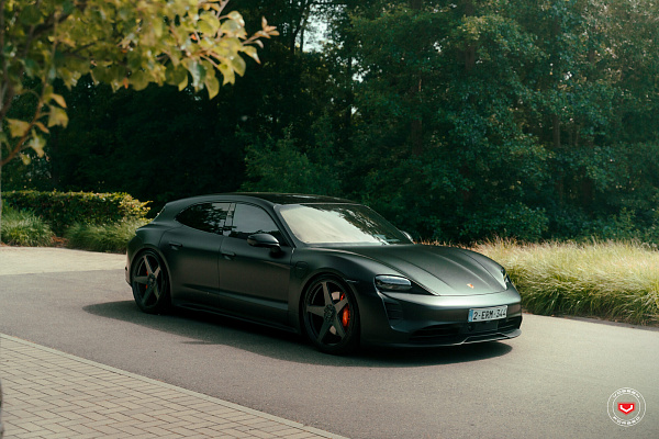 Фото дисков Vossen GEN-01 Черный сатин на Porsche Taycan I