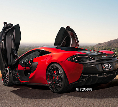 Фото дисков Strasse Wheels SM5R Deep Concave Monoblock на McLaren 570S