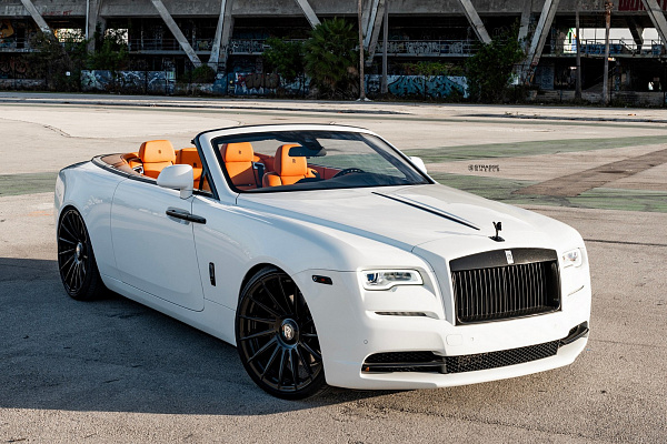 Фото дисков Strasse Wheels SV15T Deep Concave Duoblock RR Черный глянец на Rolls-Royce Ghost I