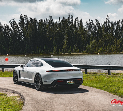 Фото дисков Vossen S17-04 на Porsche Taycan I