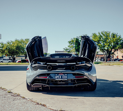 Фото дисков Strasse Wheels SV10M Deep Concave FS на McLaren 720S