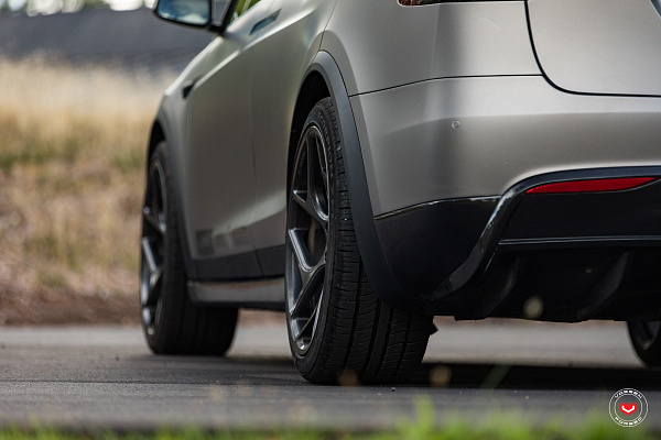 Фото дисков Vossen CG-205T Глянцевый графит на Tesla Model X