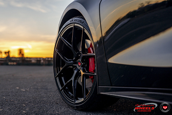 Фото дисков Vossen S21-01 Черный глянец на Chevrolet Corvette C8