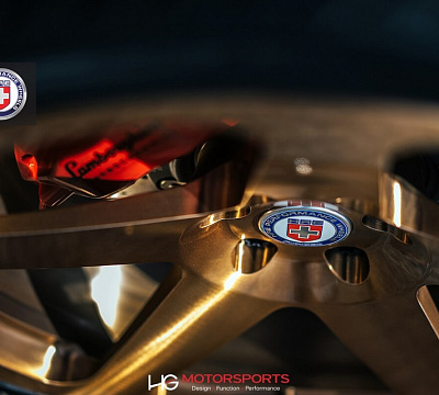 Фото дисков HRE 305M на Lamborghini Huracan