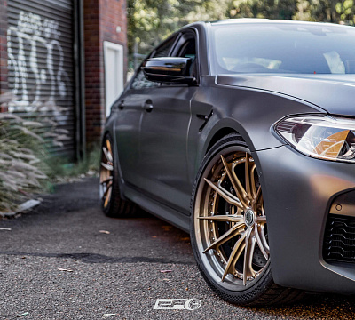 Фото дисков HRE S104SC на BMW 5/M5 (G30/F90)