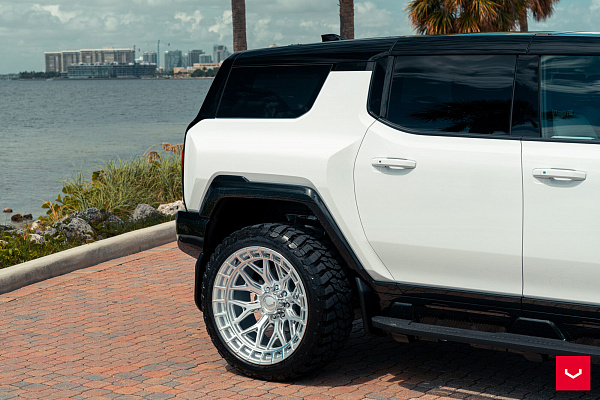 Фото дисков Vossen HFX-1 (8-Lug) Серебро на GMC Hummer EV