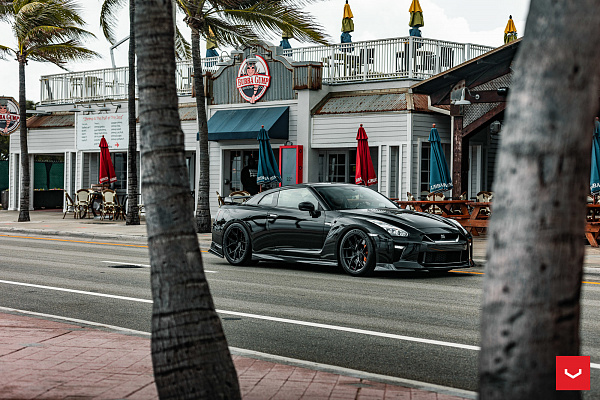 Фото дисков Vossen HF-5 Черный сатин на Nissan GT-R