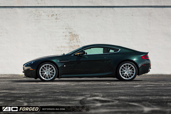 Фото дисков BC Forged RS40 Глянцевый лак на Aston Martin Vantage 3