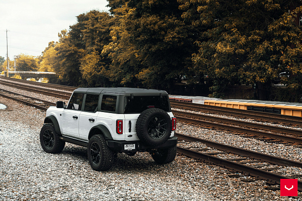 Фото дисков Vossen HF6-4 Черный сатин на Ford Bronco
