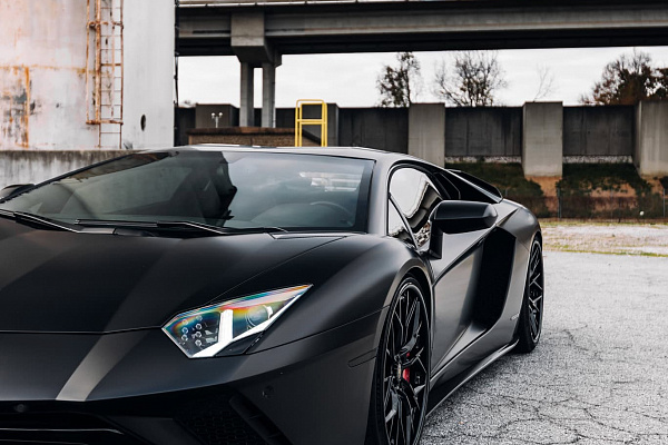 Фото дисков Brixton Forged TR05 Черный глянец на Lamborghini Aventador