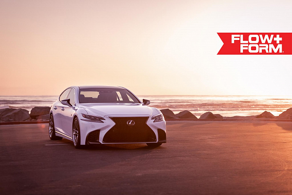Фото дисков HRE FF04 Серебро на  Lexus LS V