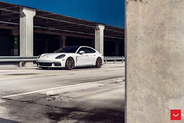 Фото дисков Vossen HF-2 Сатиновая бронза на Porsche Panamera II