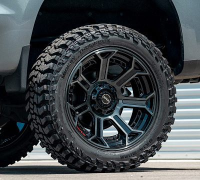 Фото дисков 4PLAY 4P70 на Chevrolet Silverado IV