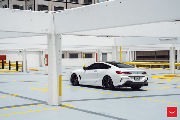 Фото дисков Vossen HF-5 Черный глянец на BMW 8/M8