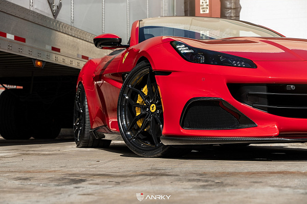 Фото дисков Anrky AN11 Черный глянец на Ferrari Portofino