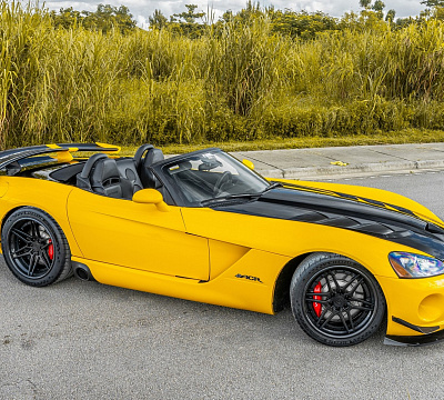 Фото дисков Strasse Wheels SV2-6 Deep Concave FS на Dodge Viper