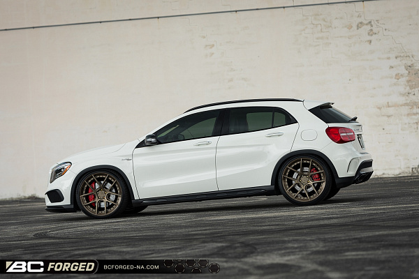 Фото дисков BC Forged HCA381 Сатиновая бронза на Mercedes-Benz GLA (X156)
