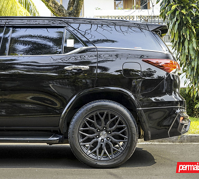 Фото дисков Vossen HF6-3 на Toyota Fortuner II