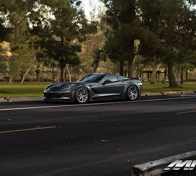 Фото дисков MRR FS01 на Chevrolet Corvette C7